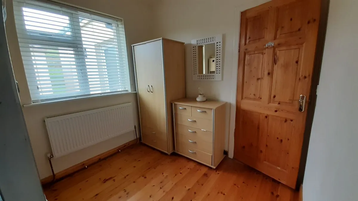 Bedroom, Bunk beds, wardrobe, chest of drawers, - Image 2