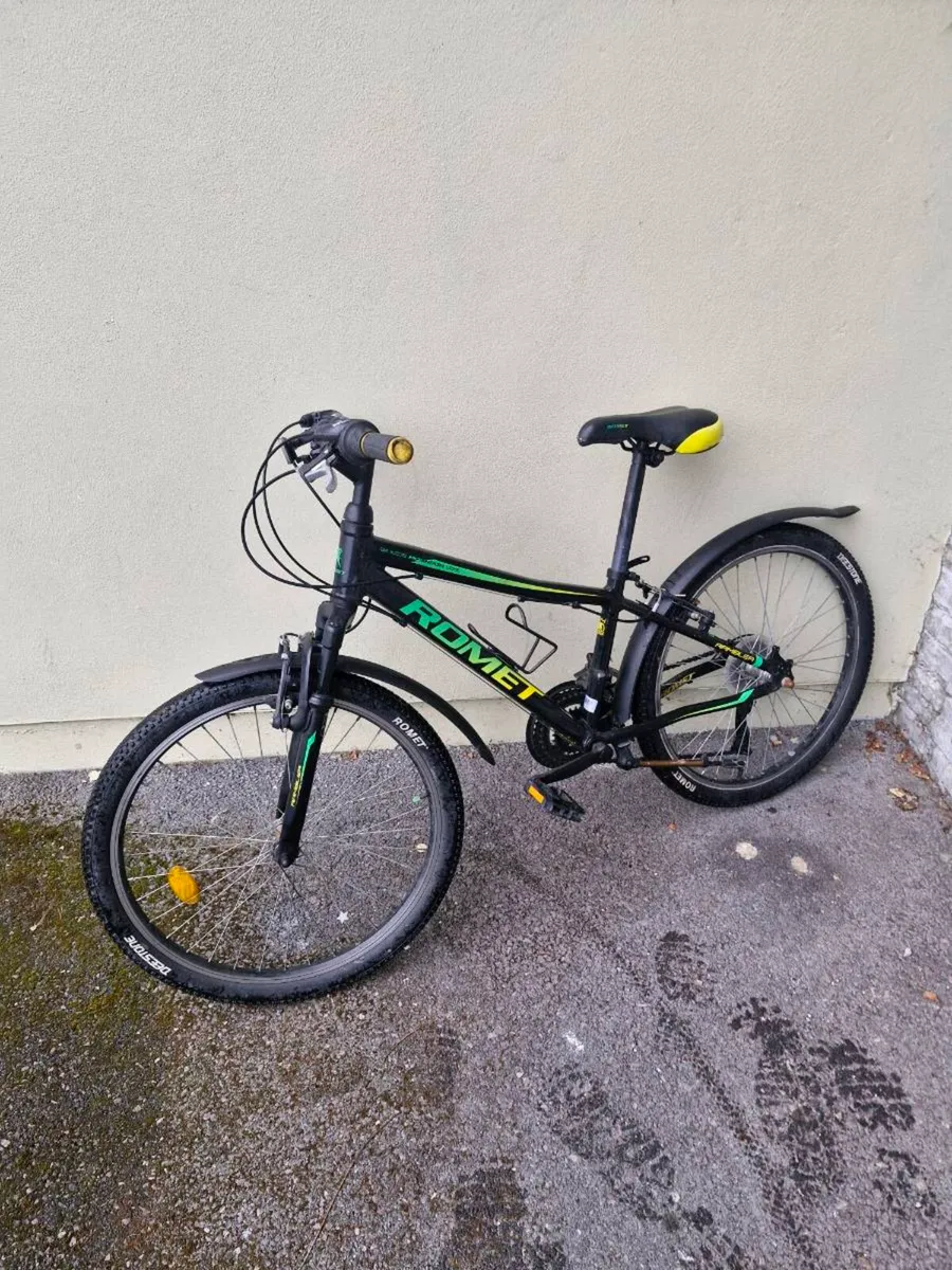 Boys bike for sale - Image 1