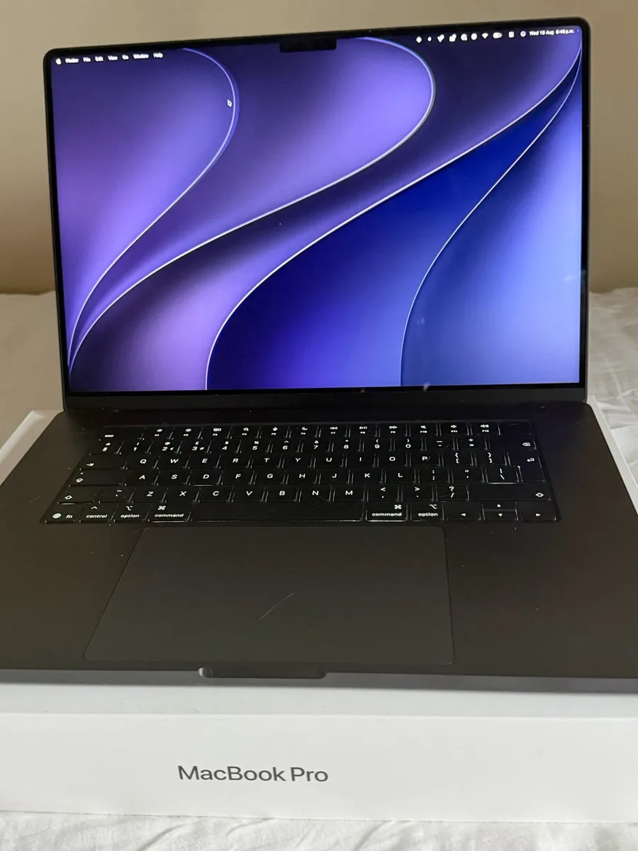 Macbook Pro (16" M5 Pro 1tb Ssd 24gb Ram) - Image 3