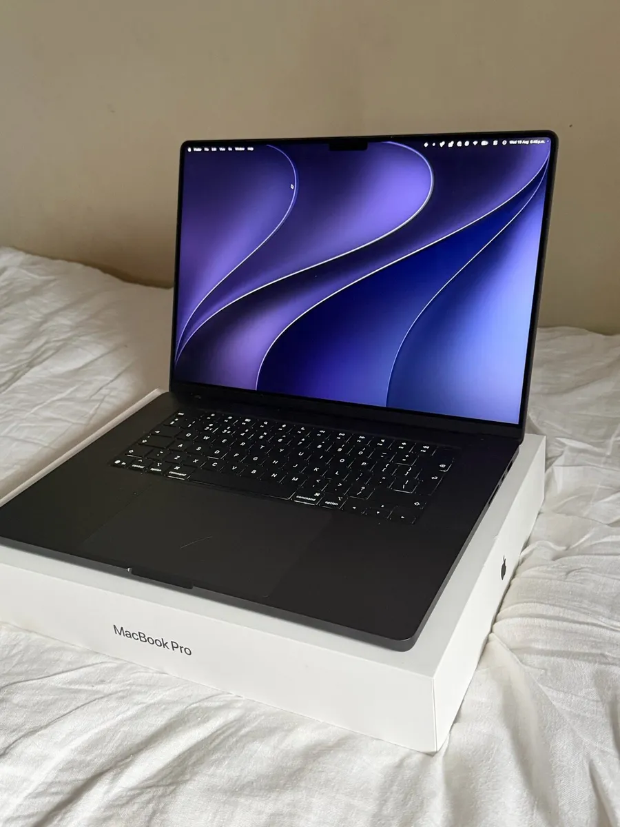Macbook Pro (16" M5 Pro 1tb Ssd 24gb Ram) - Image 1
