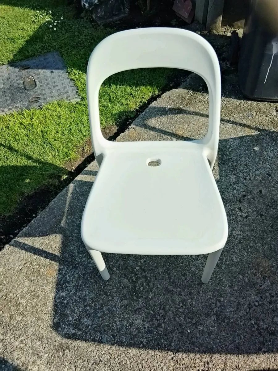 Garden table and chairs - Image 4
