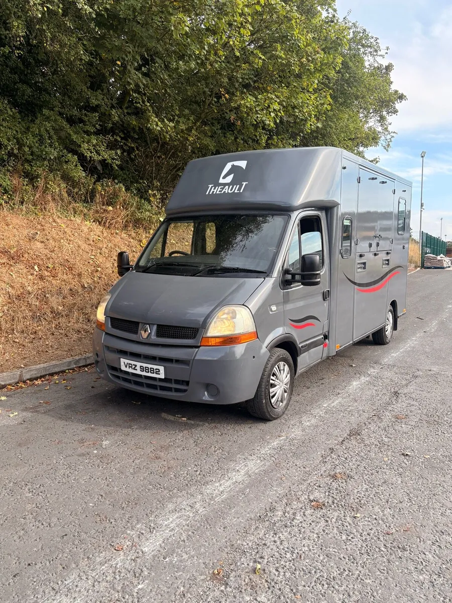 Horse lorry - Image 1
