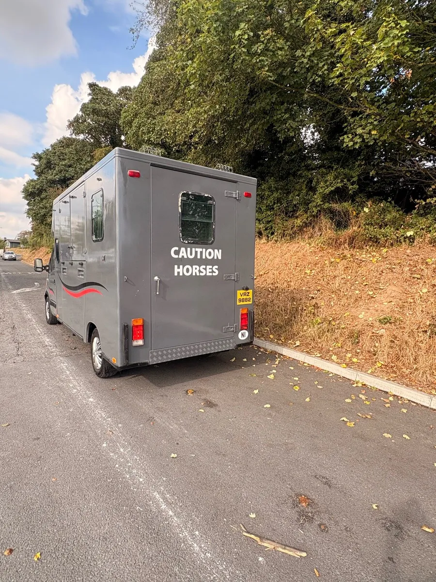 Horse lorry - Image 3