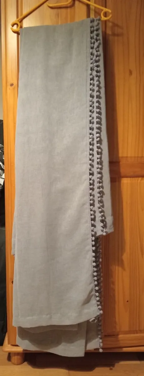 Curtains - Image 3