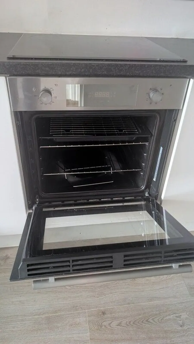 Hoover Oven and Electric Siemens Hob - Image 2