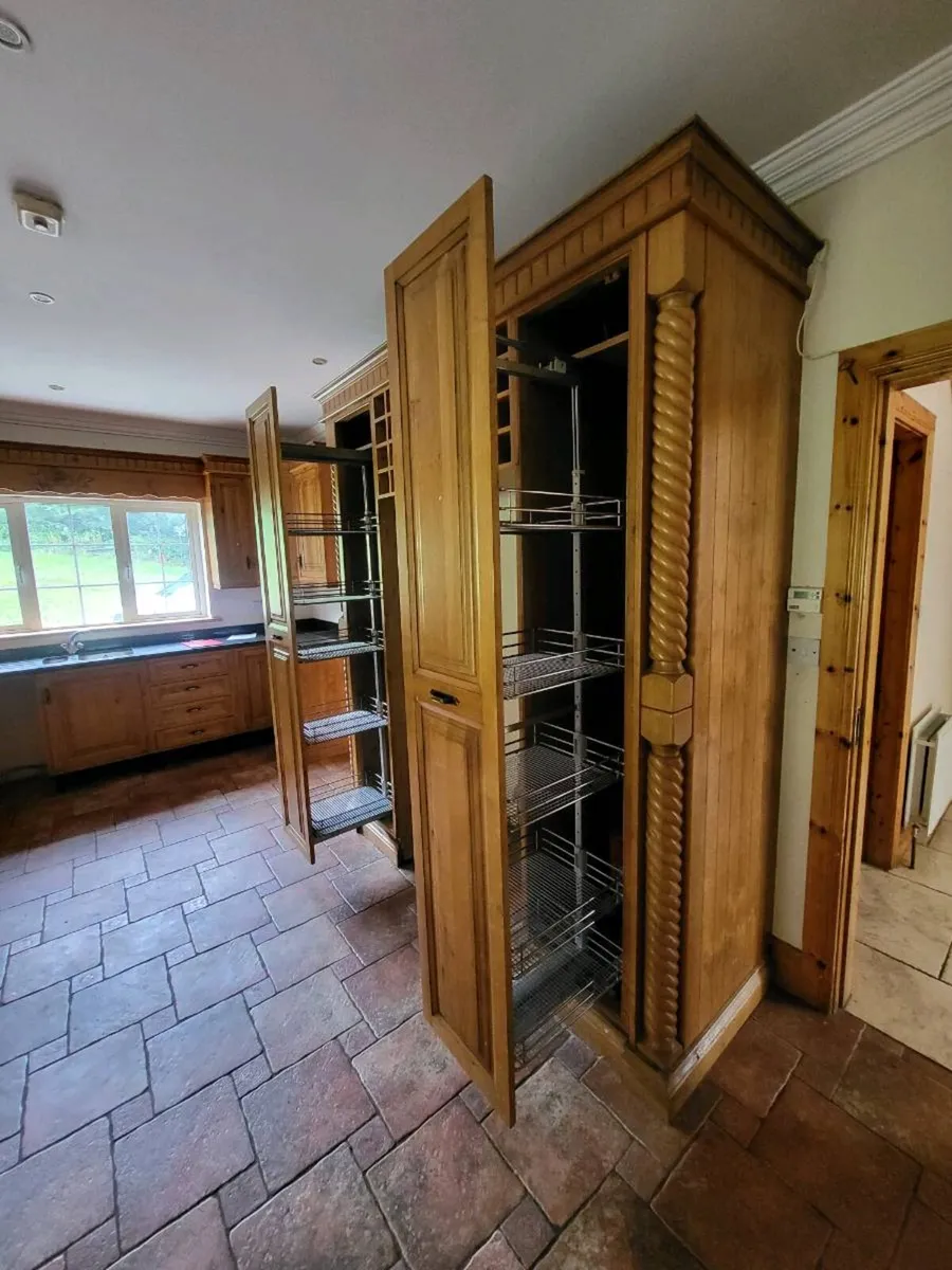 Solid oak kitchen - Image 4