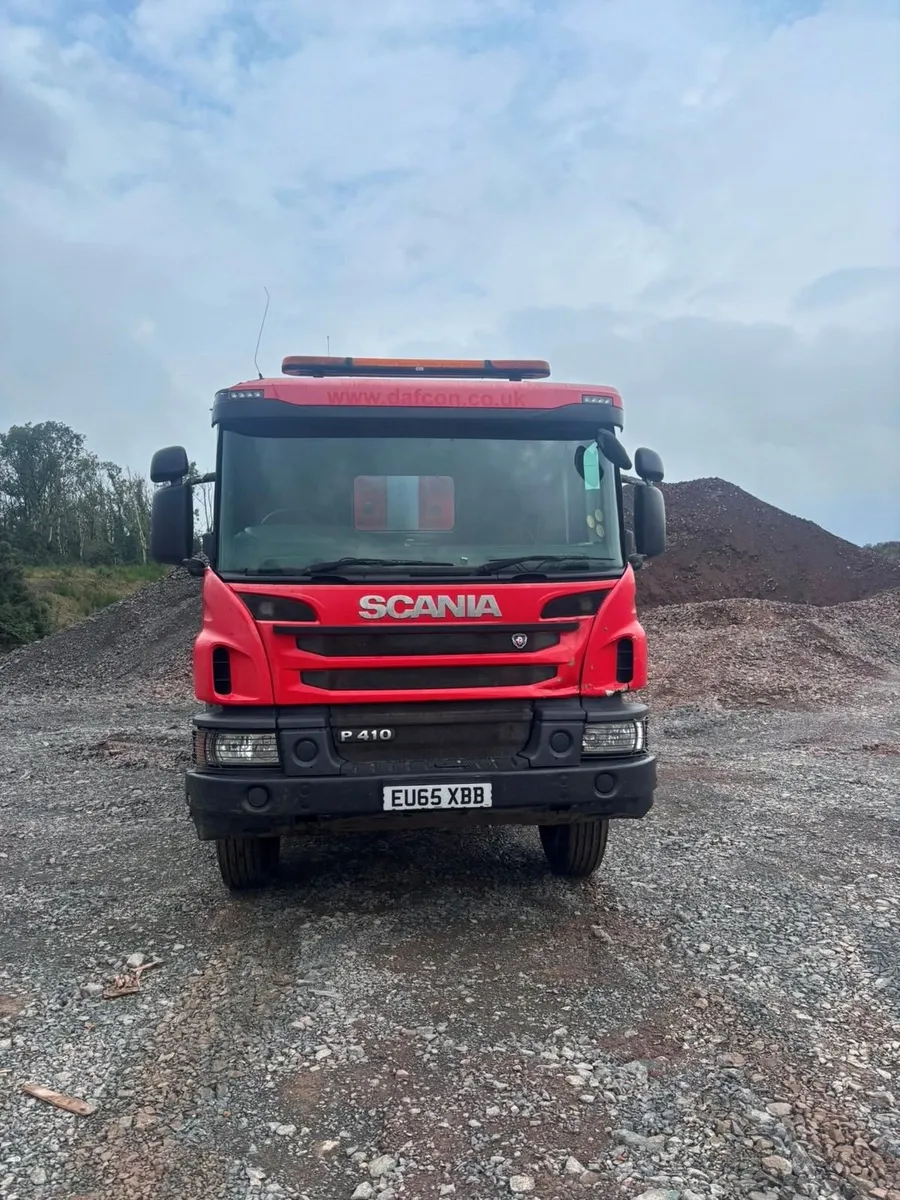Scania P410 - 8 Wheeler Tipper -Manual - Sept 2015 - Image 1