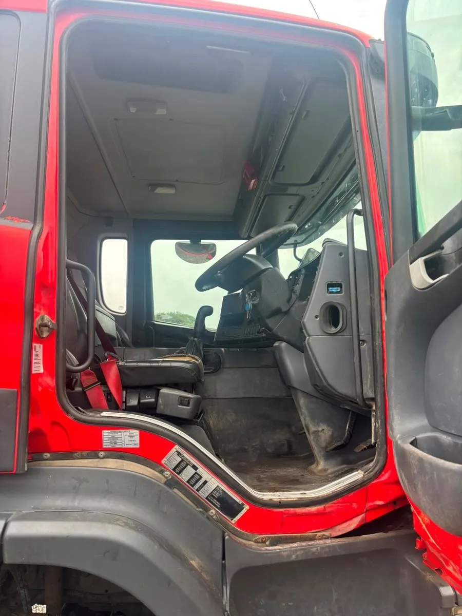Scania P410 - 8 Wheeler Tipper -Manual - Sept 2015 - Image 4