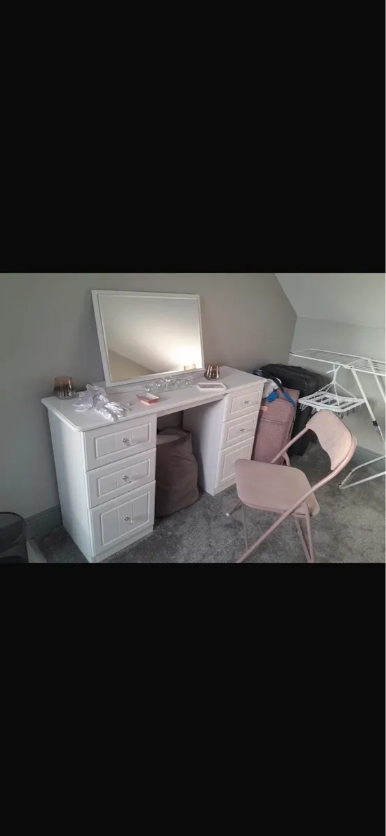 Dressing table & chair