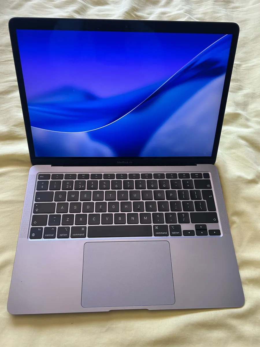 MacBook - Image 2