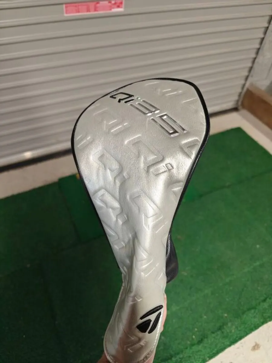 Qi35 LS driver - Image 1