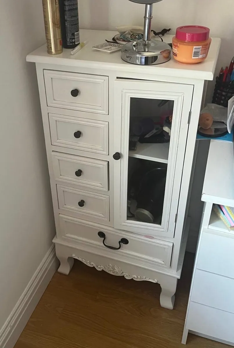 Bedroom unit