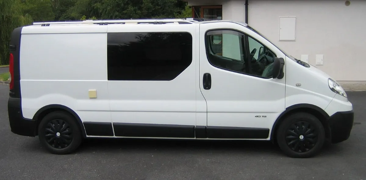 Renault Trafic Campervan - Image 2