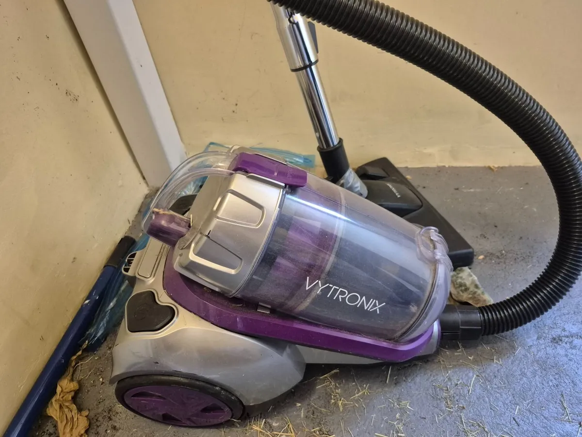 VYTRONIX PET01 Animal Bagless Cylinder Vacuum Clea - Image 1
