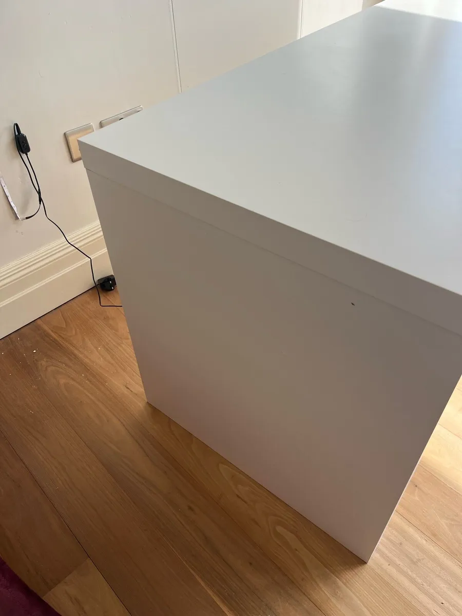 Desk - Image 4