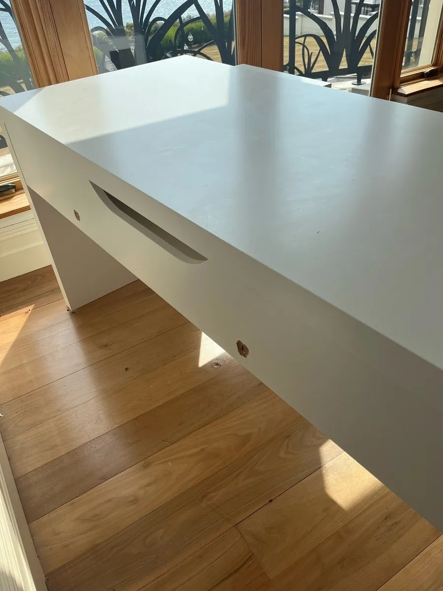 Desk - Image 3