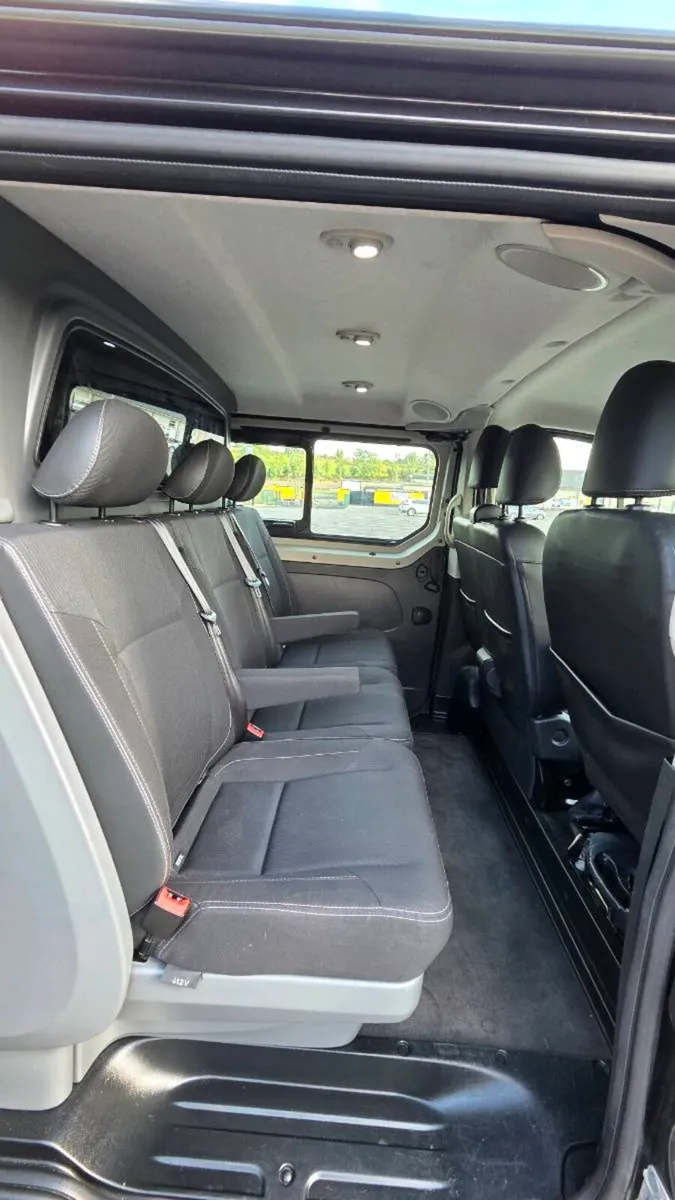 161 Renault Trafic Sport 6 Seater Crew Cab 198k km - Image 4