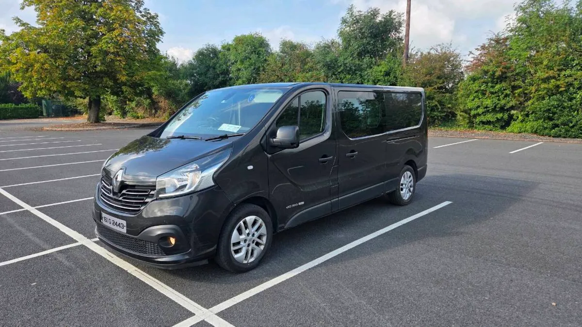 161 Renault Trafic Sport 6 Seater Crew Cab 198k km - Image 1
