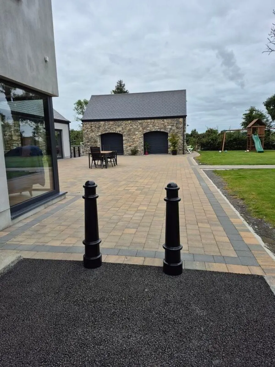 Cast Iron Bollards - Image 4