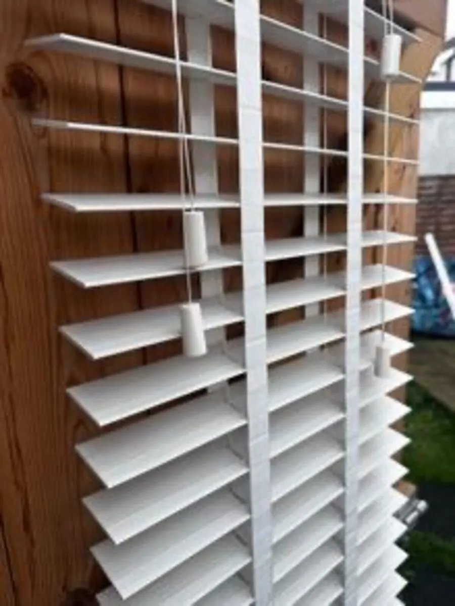 Window Blinds 4 x Blinds 2 years old