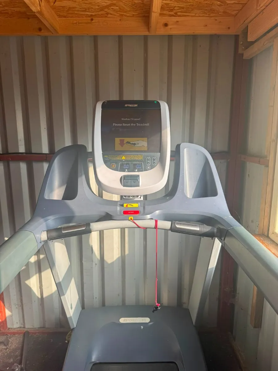 Commercial treadmill Precor P80 - Image 3
