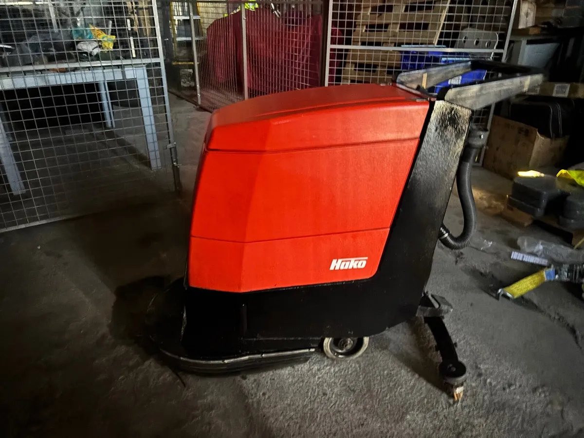 Warehouse Floor Cleaner - Image 1
