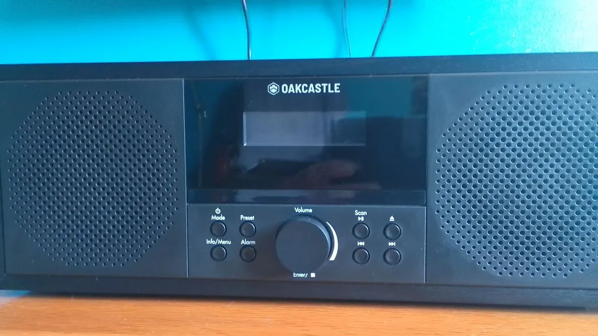 OAKCASTLE MUSIC SYSTEM NEW CONDITION - Image 2