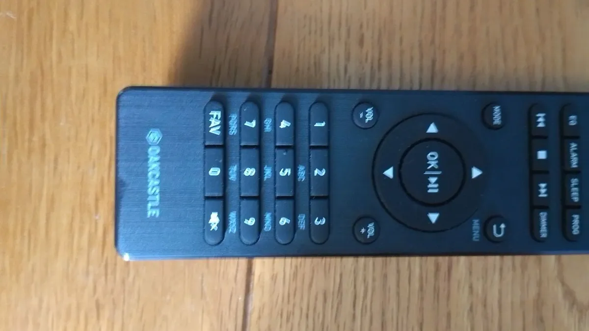 OAKCASTLE MUSIC SYSTEM NEW CONDITION - Image 4