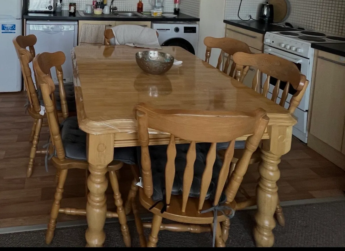 Dinner table & 6 chairs - Image 1