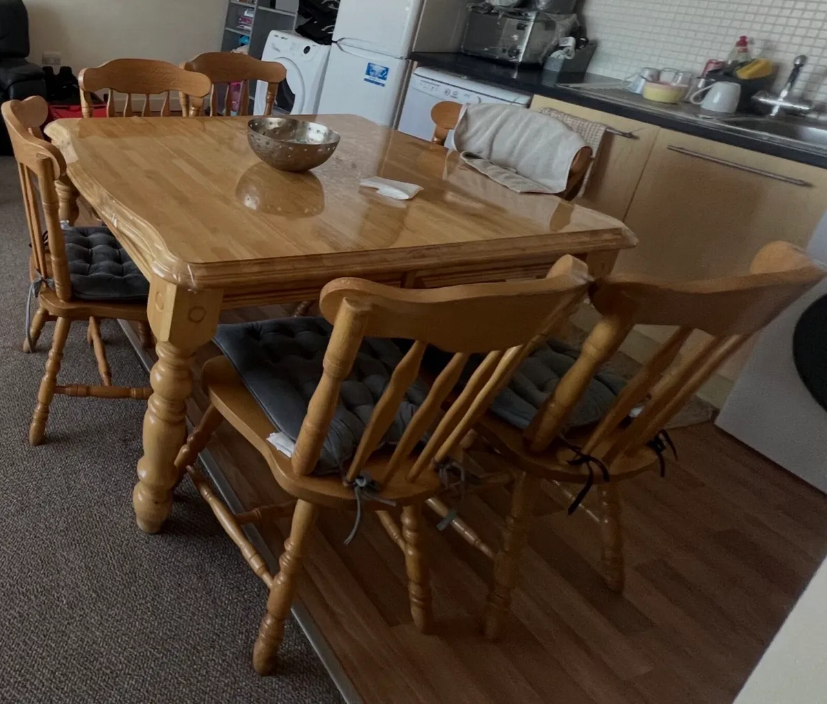 Dinner table & 6 chairs - Image 2