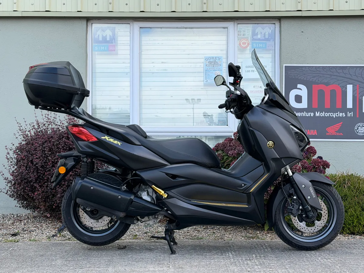 YAMAHA XMAX 300 - Image 1