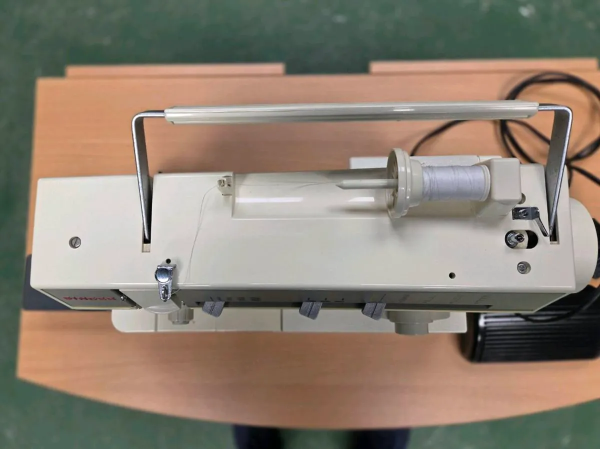 Singer sowing machine - Image 3
