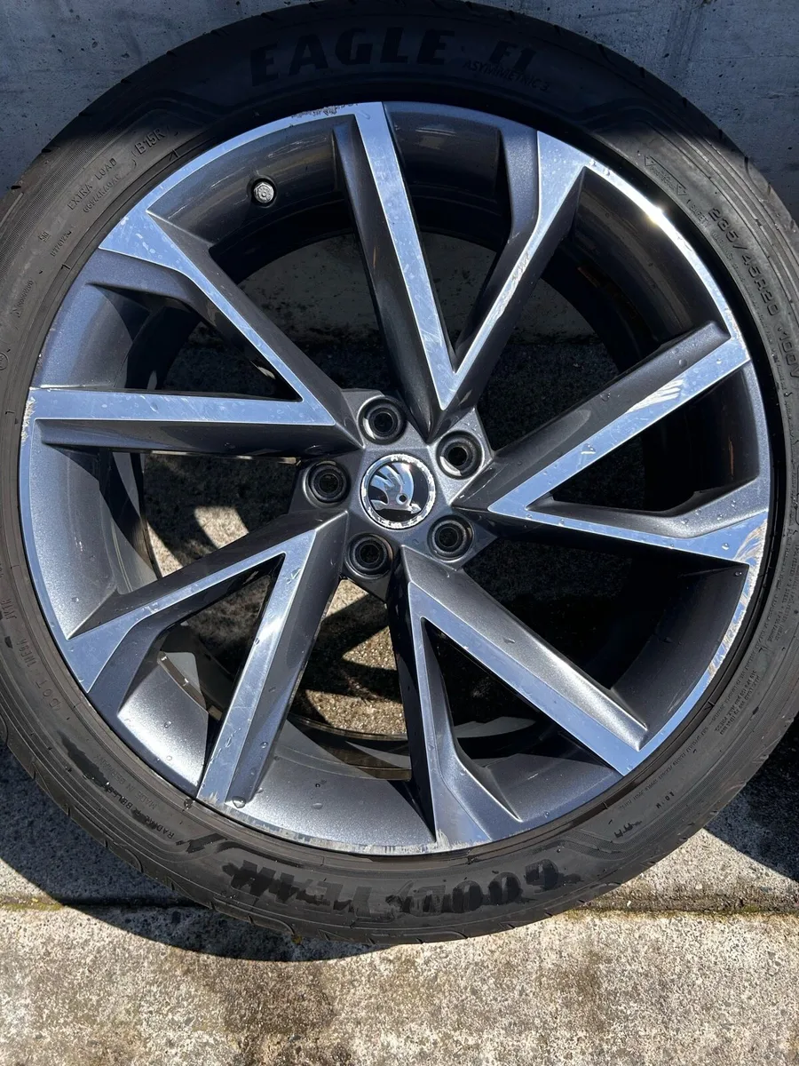 Genuine Skoda Vega Sportline 20” Alloy Wheels - Image 4