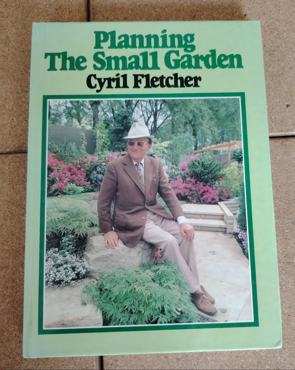 Planning the Small Garden - Image 4
