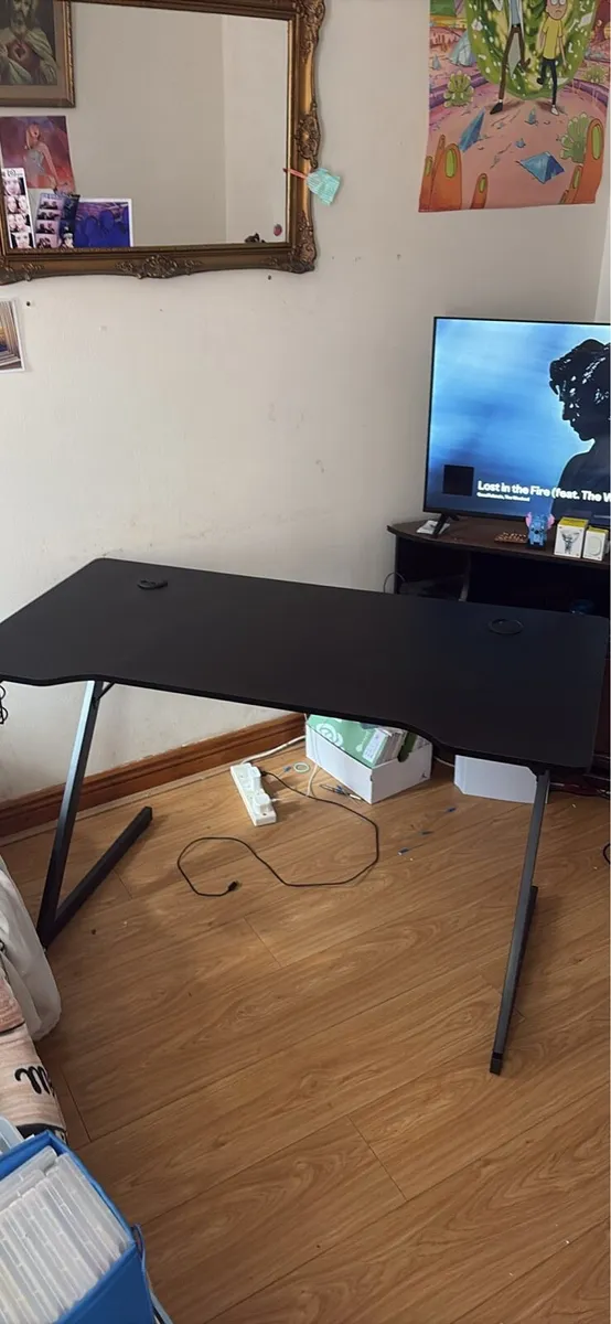 Gaming desk - Image 1