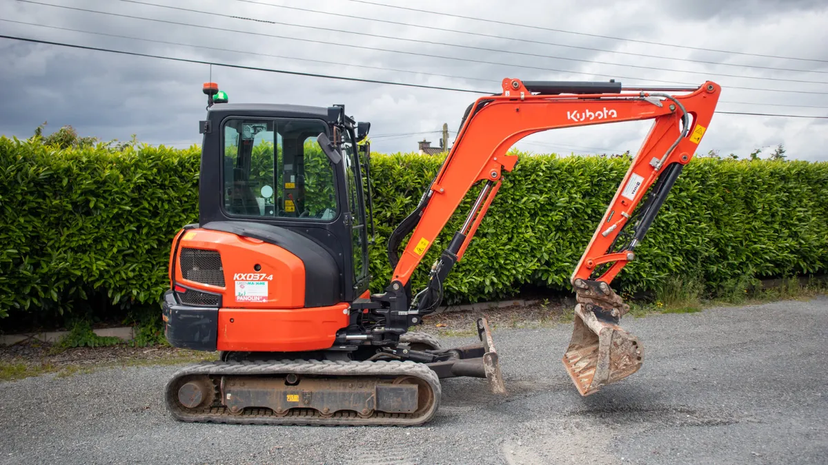 2022 Kubota KX037-4 Mini Digger - Image 2