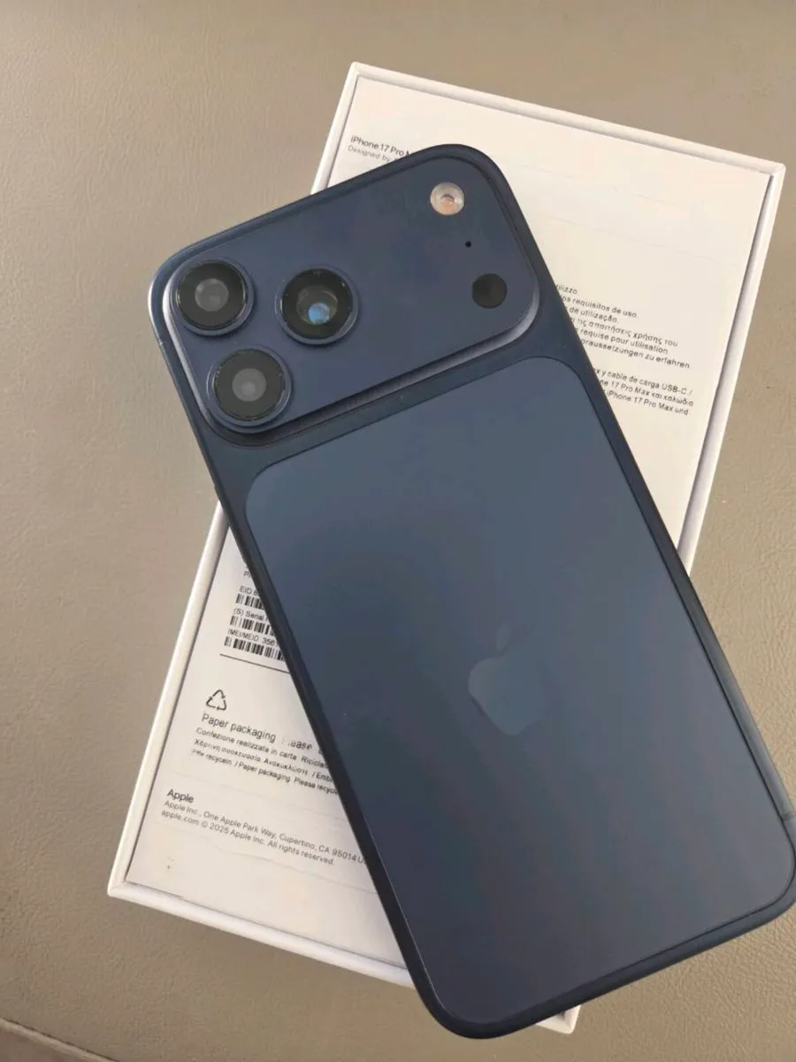 IPhone. 17 pro max 1TB - Image 3