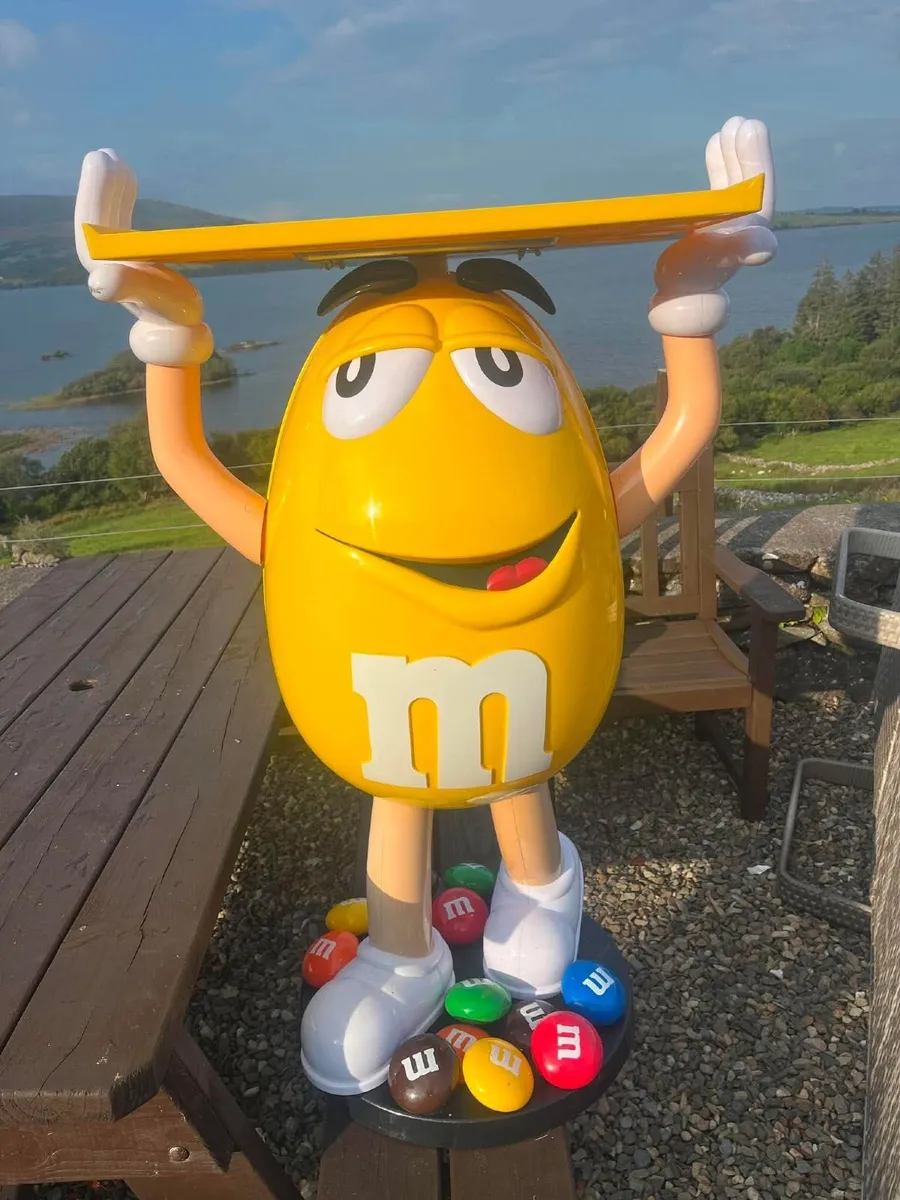 M&M's Yellow Character Display Figure with Tray - Image 1