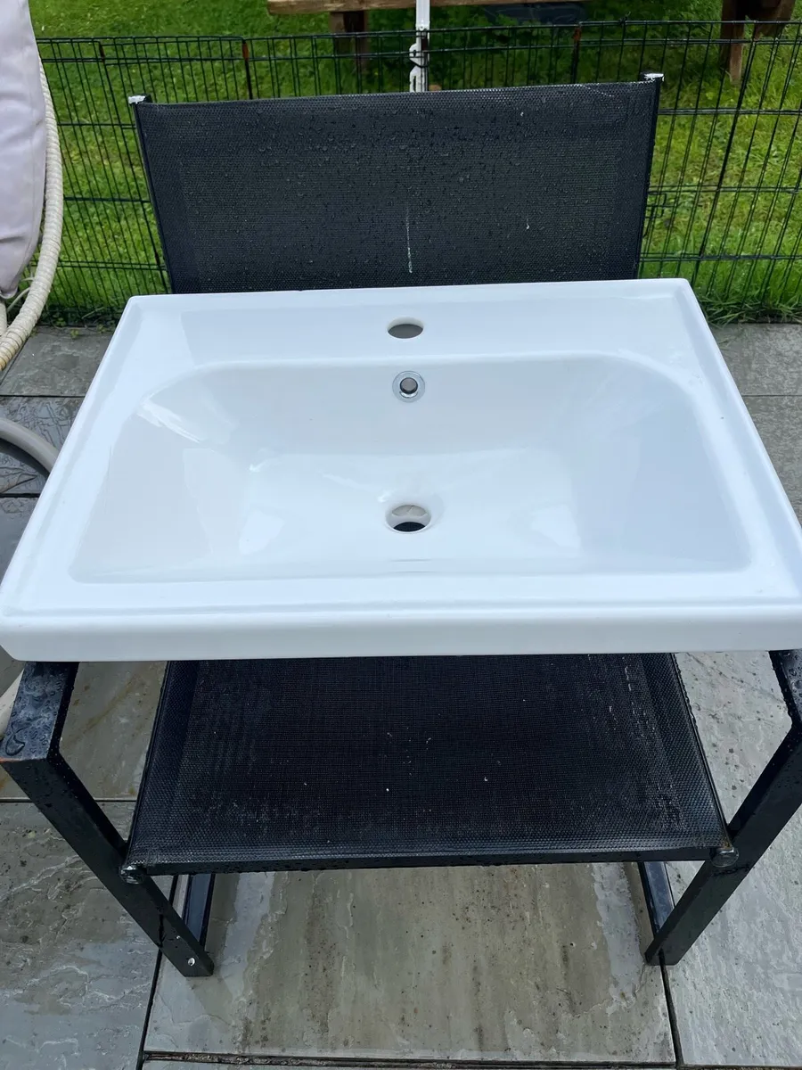 Ceramic basins - Image 3
