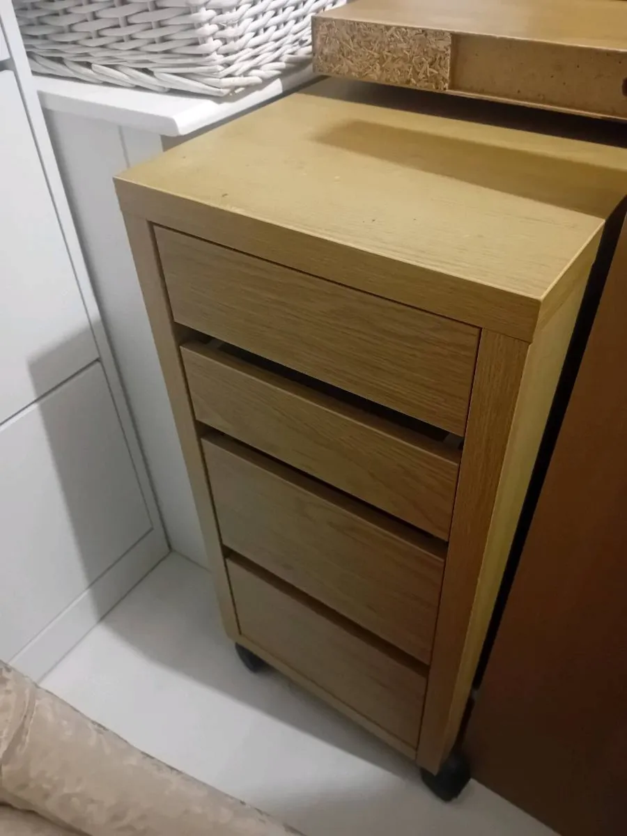 Single bed, desk, drawers, 2 x cube shelving - Image 4