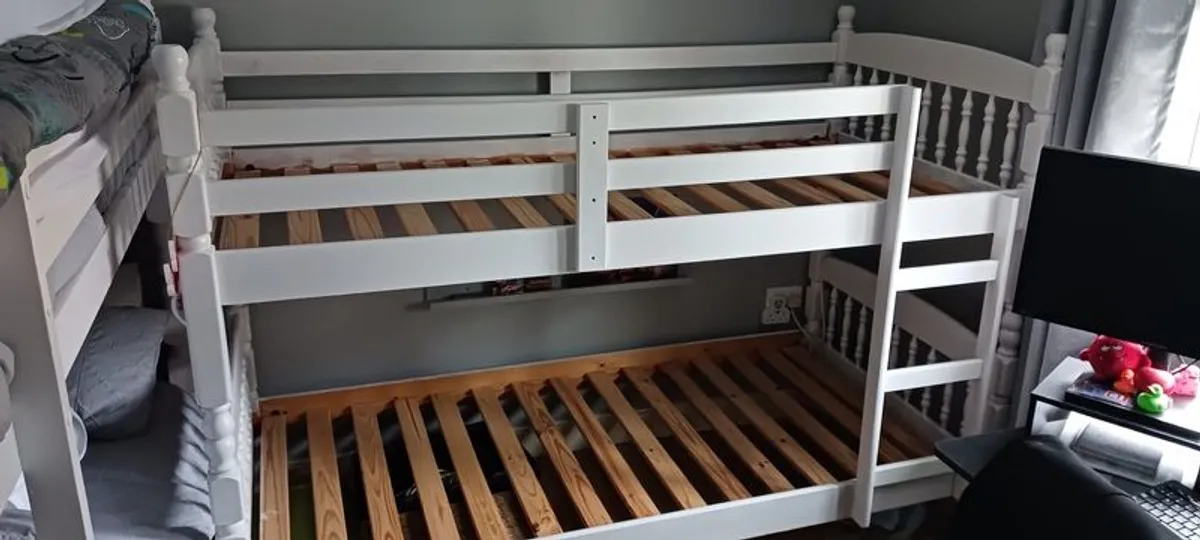 Bunk beds - Image 1
