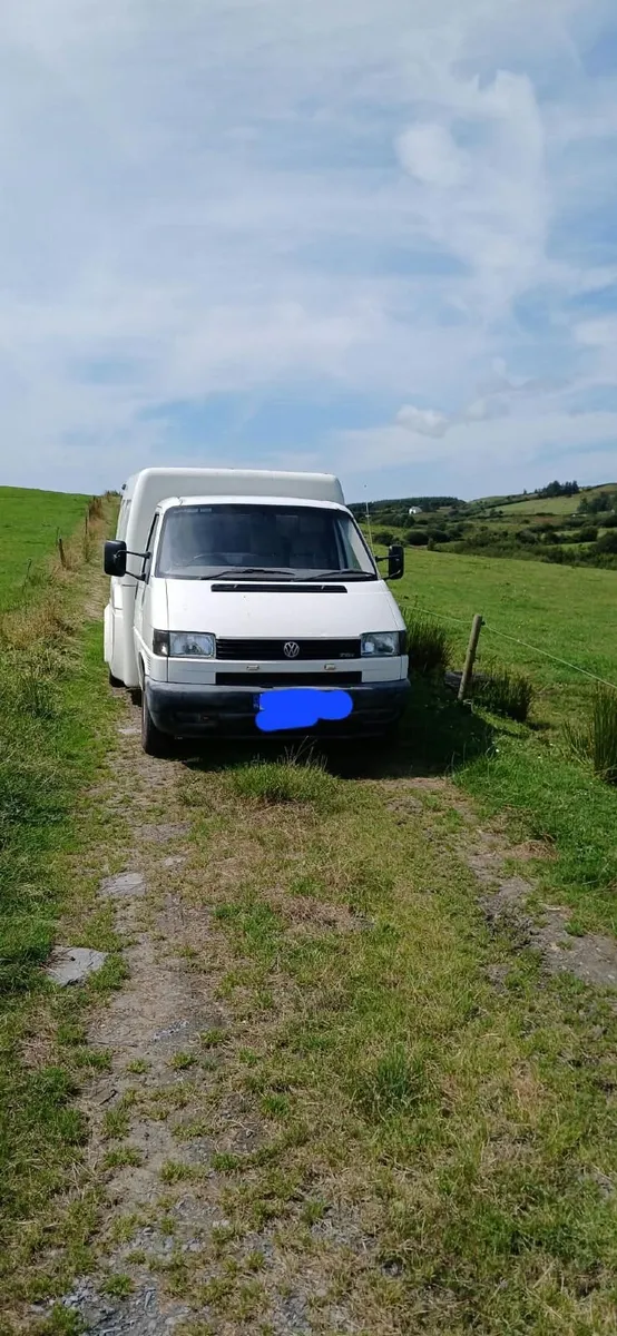 Volkswagen Transporter 2001 - Image 2