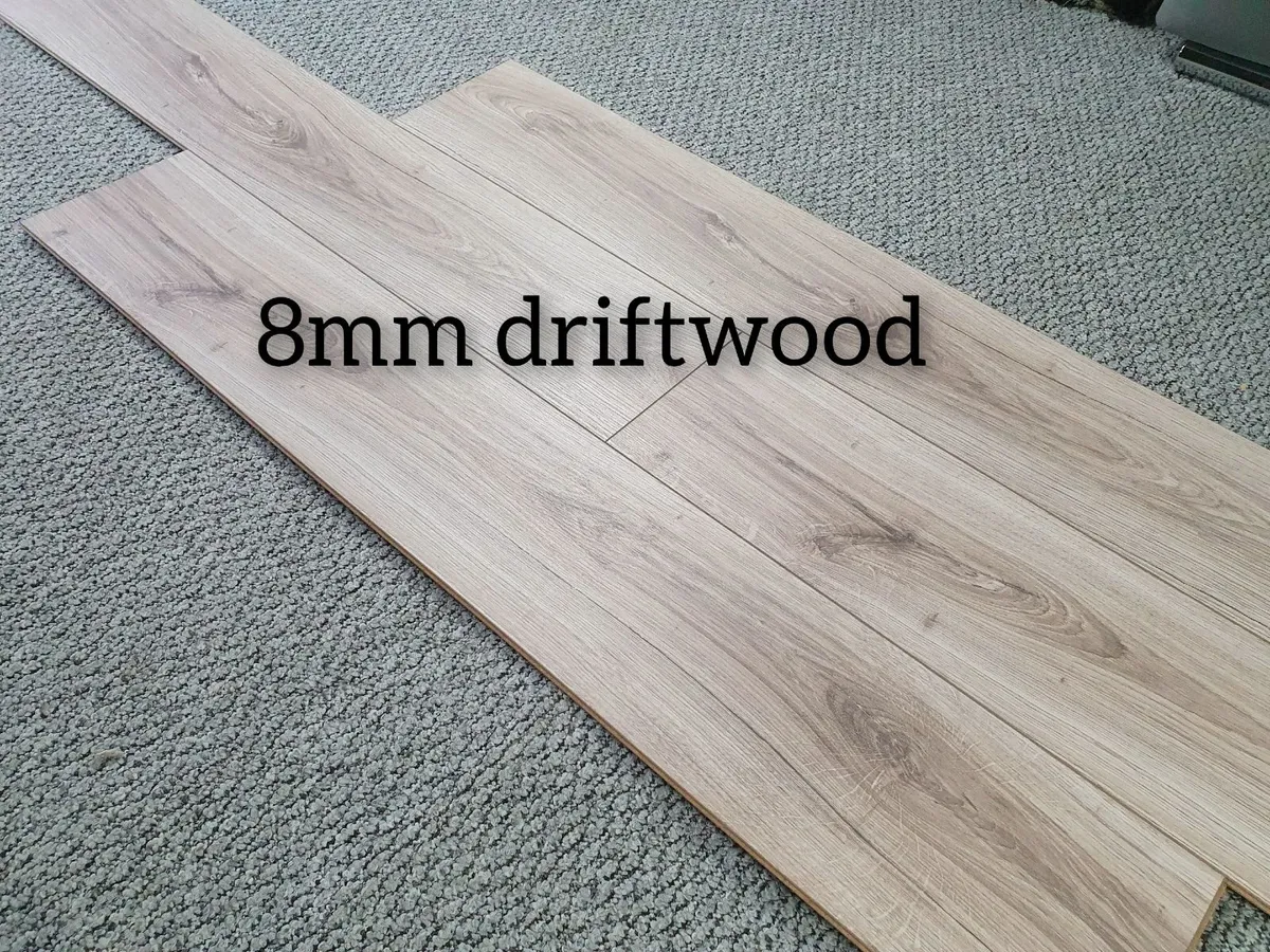 8mm laminated click flooring - warehouse - Image 4
