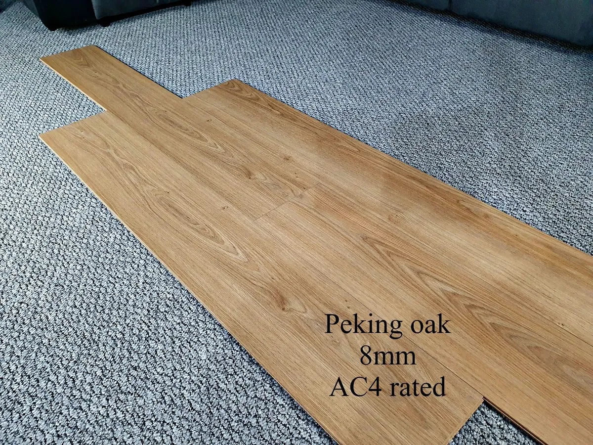 8mm laminated click flooring - warehouse - Image 3