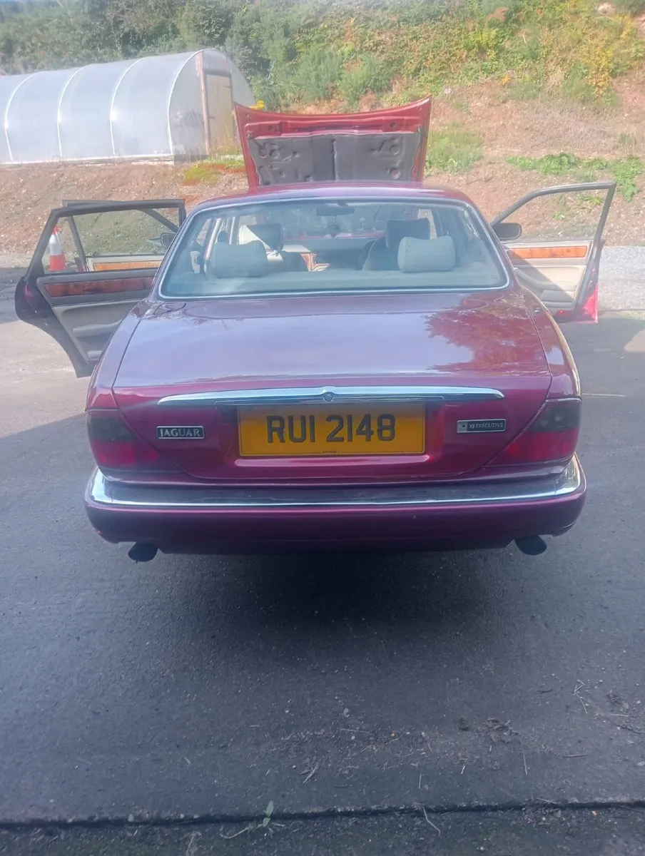 Jaguar XJ 1997 - Image 2