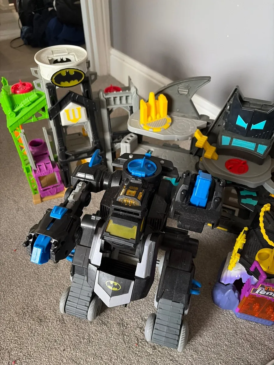 Batman Toys & Hot wheels ultimate garage - Image 4