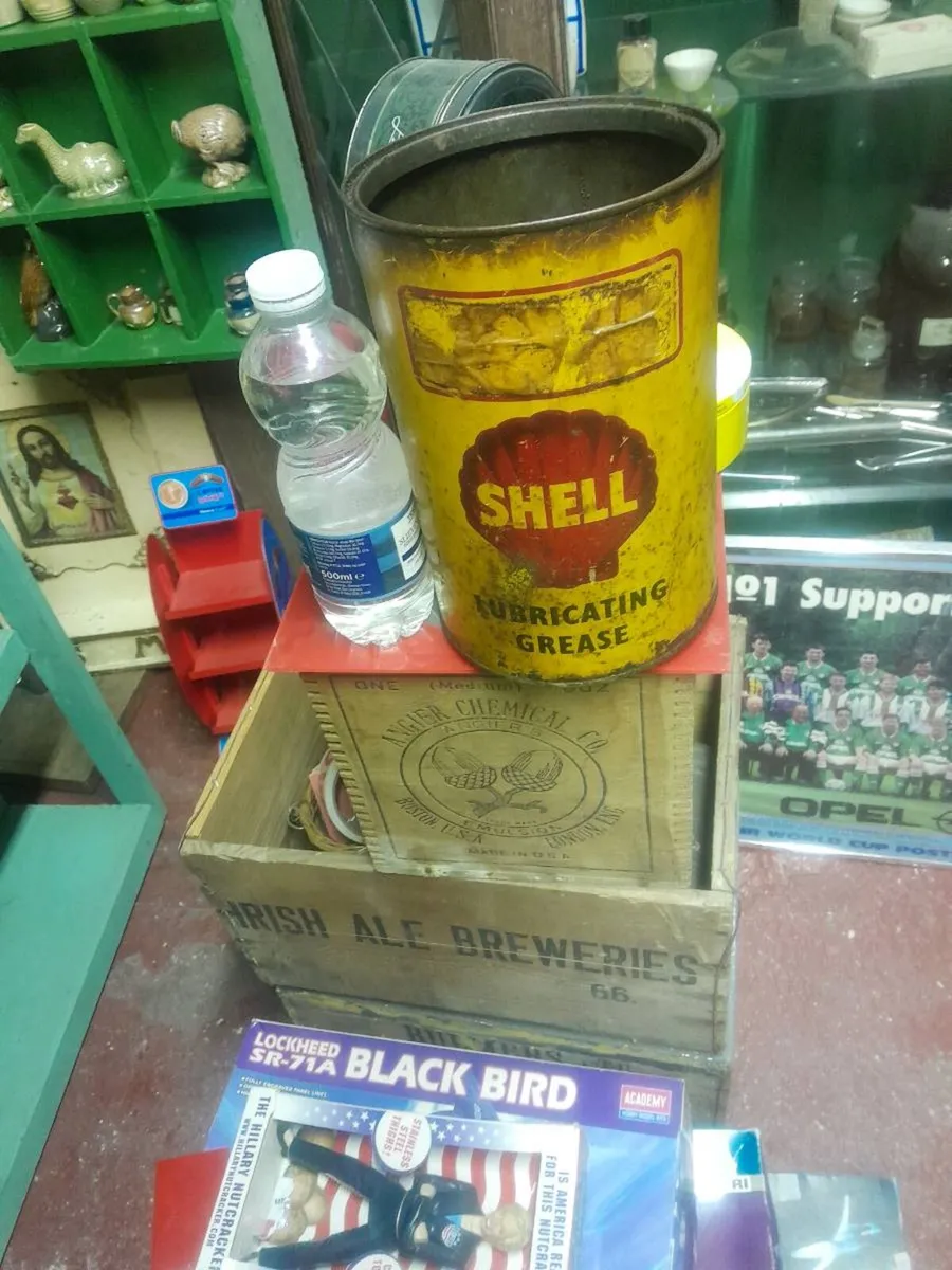 Vintage shell lubricating  grease tin - Image 1