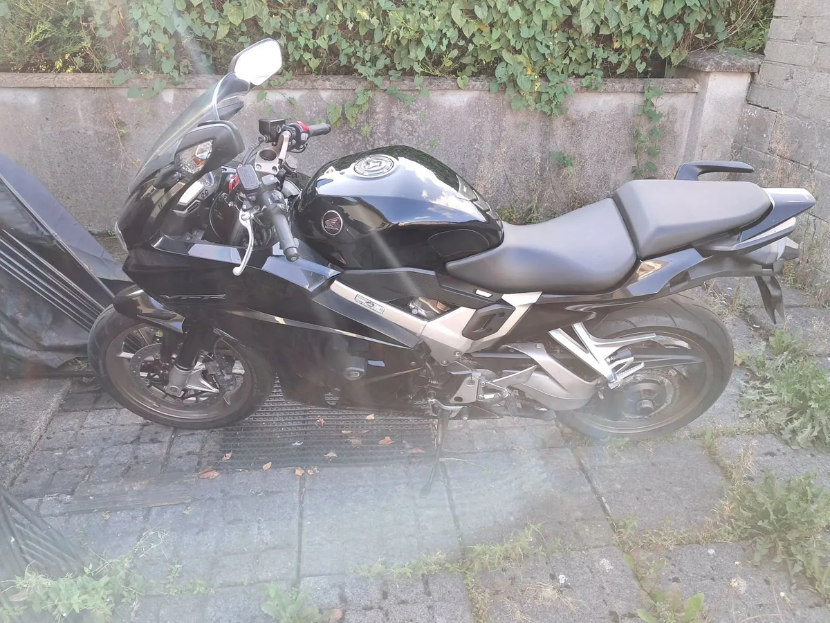 Honda VFR 800 - Image 3