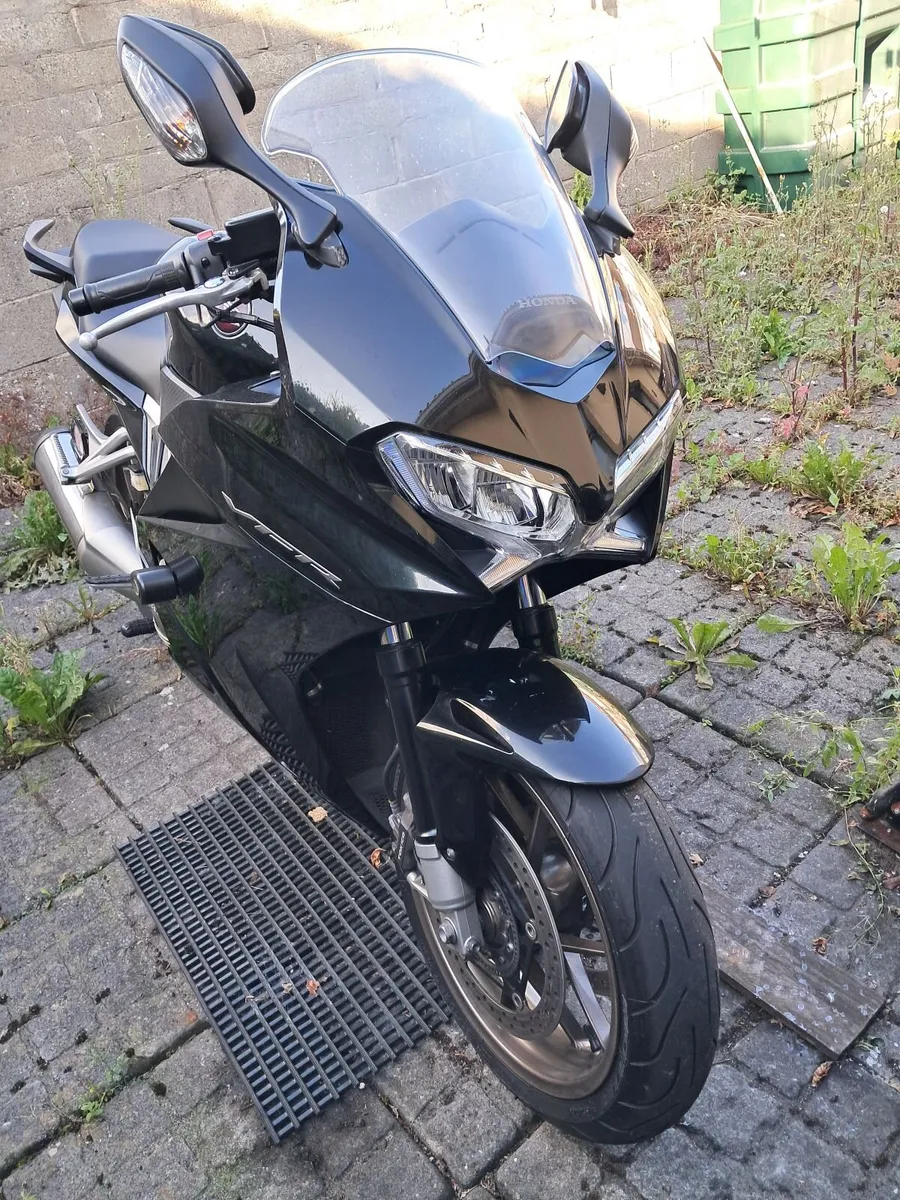 Honda VFR 800 - Image 4