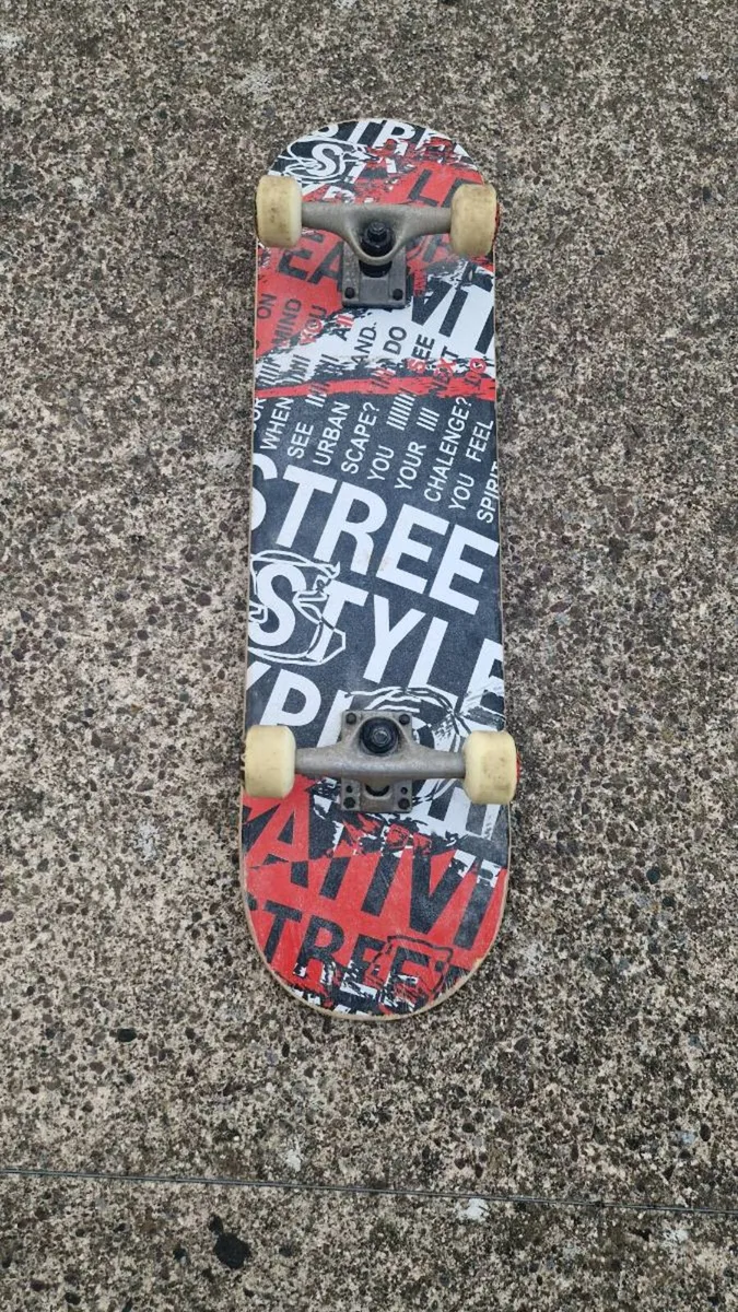 Skateboard - Image 2